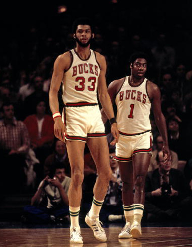 世体：巴萨已提交申请，希望在11月29日对阿拉维斯时重返诺坎普（世体：巴萨提交申请，计划在11月29日对阵阿拉维斯时回归诺坎普）