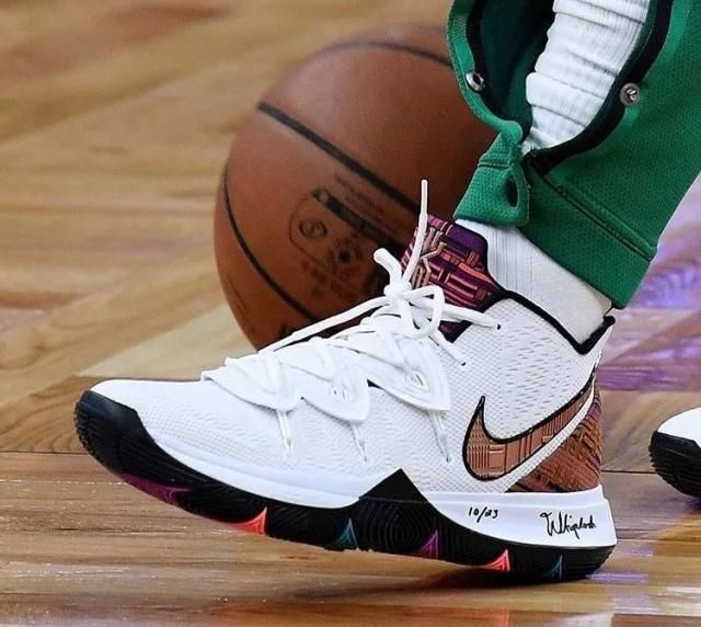 皮西利女友透露自己曾被前男友虐待：不要让别人控制你（皮西利女友自述曾遭前任虐待：别让他人掌控你）