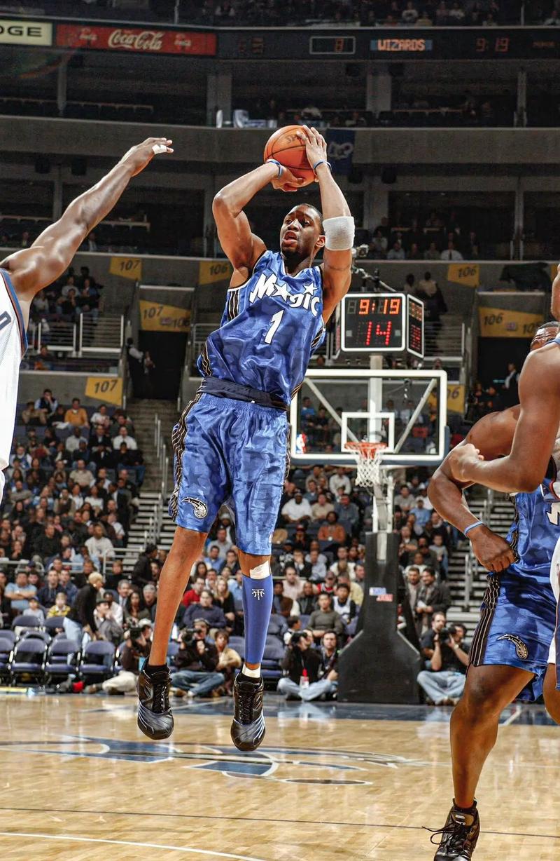 德国杯1／8决赛：拜仁3-2柏林联合 凯恩破门+送点柏林联合两送乌龙（德国杯1／8决赛：拜仁3-2险胜柏林联合，凯恩进球又送点，对手两记乌龙）