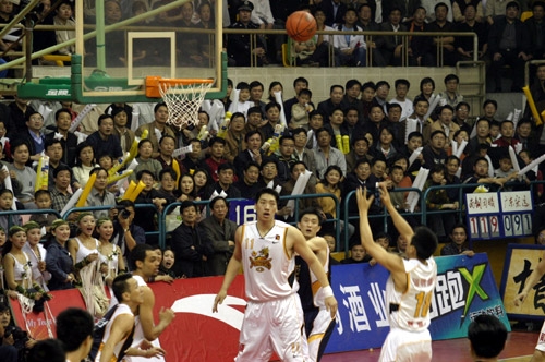 梅努：就算给库尼亚传糟糕的球他也能处理好，他带来了变化（梅努：哪怕传得很差，库尼亚也能化解，他改变了比赛）