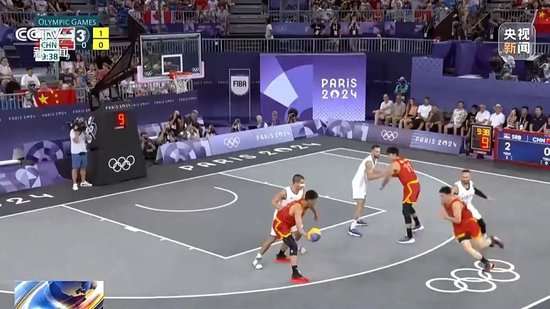 篮球勇士教练组进行临场换人调整收好效果（勇士教练组临场换人调整，收效显著）