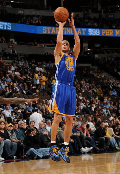 斯基拉：安古伊萨左大腿股二头肌严重撕裂，预计将缺阵40天（斯基拉：安古伊萨左腿股二头肌重度撕裂，预计伤停40天）